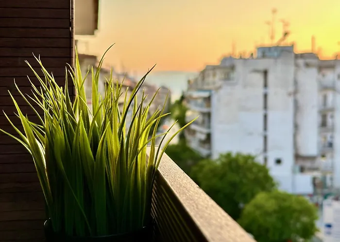 Four Seasons - The Crown Apartament *